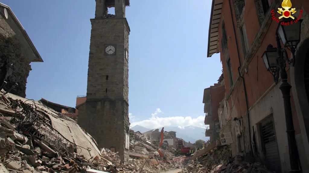 Městečko Amatrice po zemětřesení