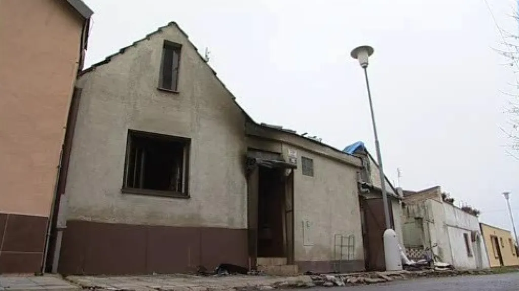Vyhořelý dům v Maloměřicích