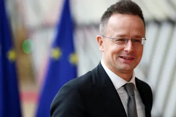 Maďarský ministr zahraničí opakovaně informoval Rusko o jednáních EU, tvrdí WP