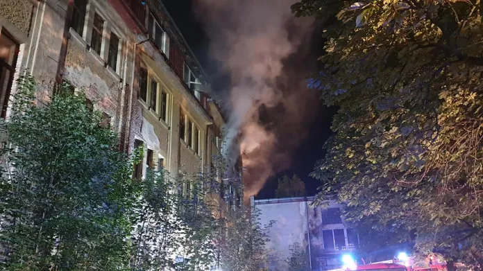 Požár budovy ve Vejprtech