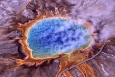 Testy na koronavirus má lidstvo díky extrémním bakteriím z pramenů v Yellowstonu