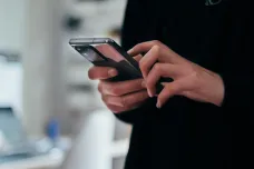 VZP varuje před podvodnými SMS lákajícími na výplatu peněz