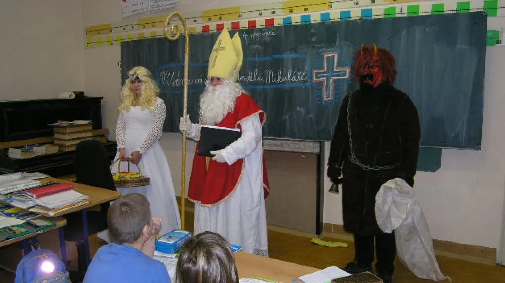 Mikulášská nadílka ve školách
