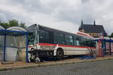 Státní zástupce obžaloval řidiče autobusu, který ve Slaném přejel chlapce