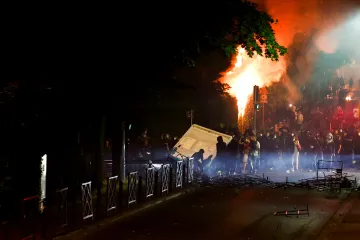 Několik francouzských měst hlásí výtržnosti a střety s policií 