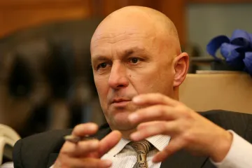 Exministr Julínek odchází po sporech s lékaři z vedení východočeských nemocnic
