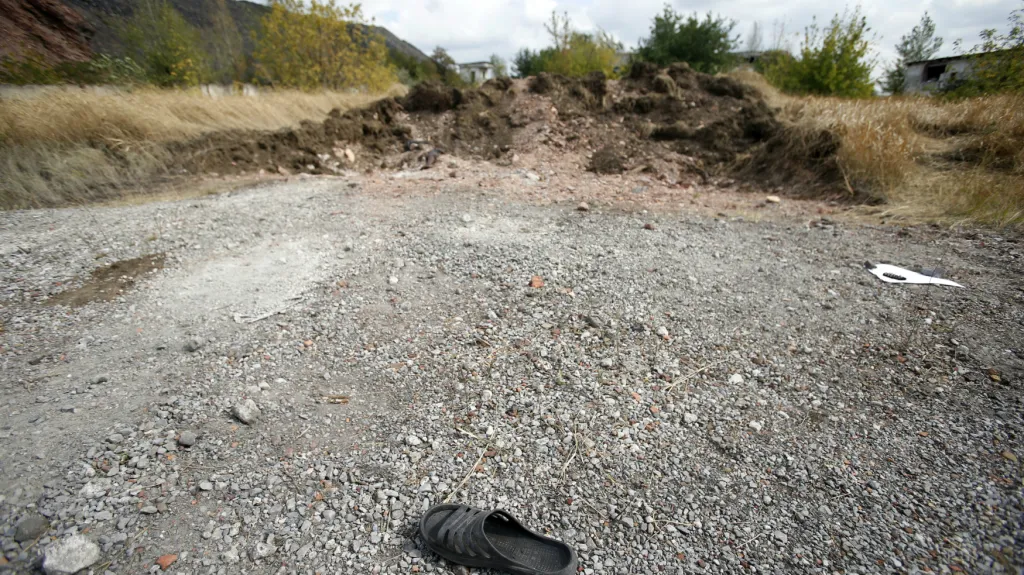 Poblíž Doněcku objevili rebelové údajné masové hroby