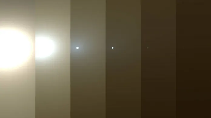 Série fotografií ukazuje, jak písek v bouři zhoršoval výhled sondy Curiosity