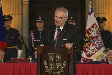 Prezident vyznamenal i bývalé agenty StB, kritizuje Němcová. Ocenil nejširší spektrum, oponuje Kováčik