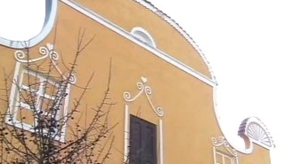 Průčelí domu v jižních Čechách