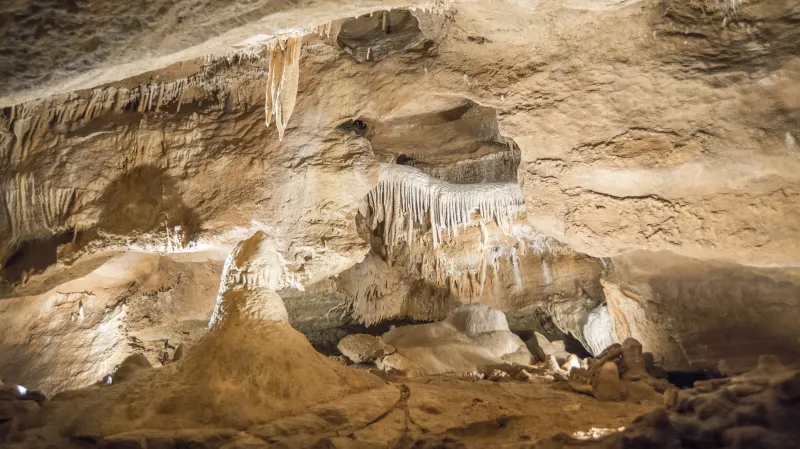 Koněpruské jeskyně