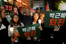 Půl milionu lidí v ulicích Soulu žádá demisi prezidentky