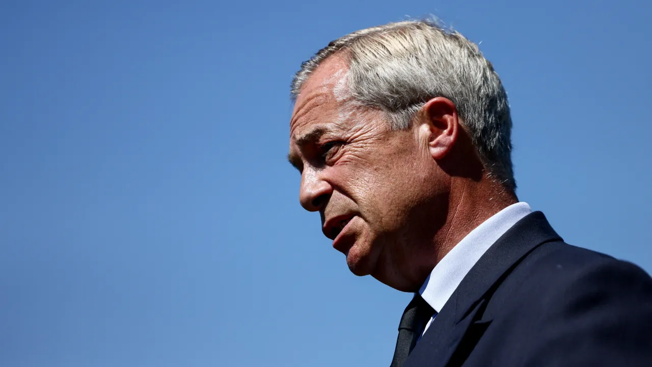 Farage se po výhře v doplňovacích volbách vrátí do parlamentu