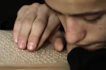 Braillovo písmo nemusí přežít. Vytlačuje ho AI i další technologie