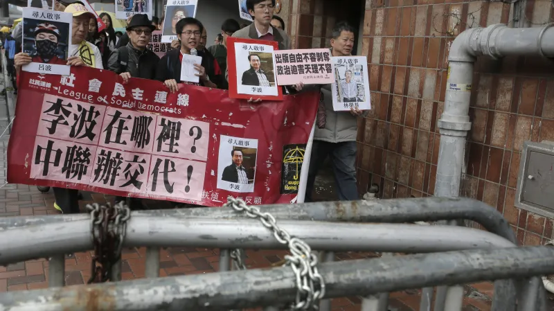 Protesty kvůli zmizení knihkupců