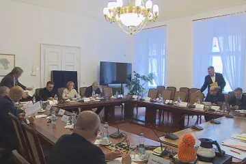 Etický kodex poslance by měl kultivovat jednání sněmovny. Reaguje na hrubé chování zákonodárců
