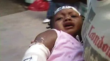 Zachráněné dítě na Haiti