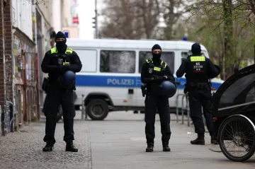 Masivní razie v Berlíně se účastnily stovky policistů i speciální síly