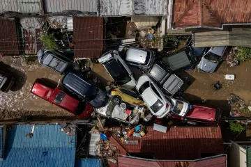 Po přechodu ničivého tajfunu na Filipínách přibývá obětí