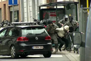 Po Abdeslamovi vydala Belgie Francii i jeho komplice