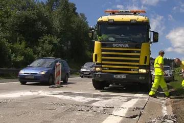 Vyboulení na D1 se stále opravuje