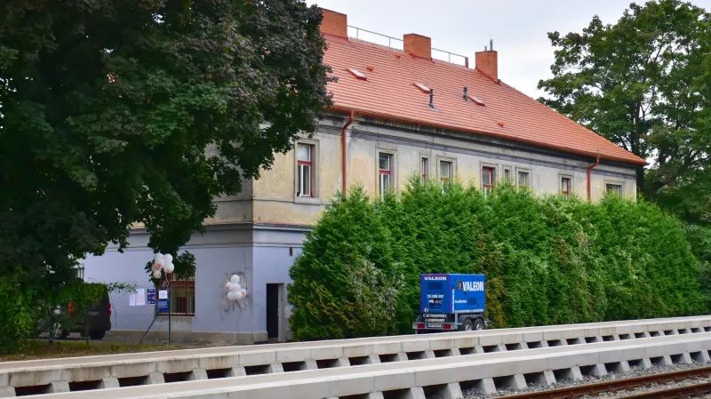 Bývalá stanice koněspřežné železnice naproti dnešnímu dejvickému nádraží