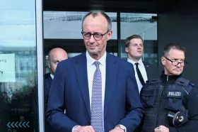 Merz začíná úřadovat. Jeho nová vláda zrušila pětadvacet funkcí