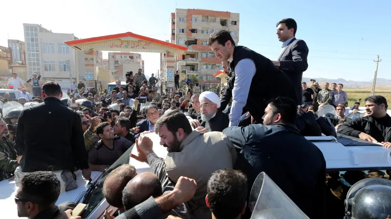 Prezident Rouhání přijel do oblasti postižené zemětřesením