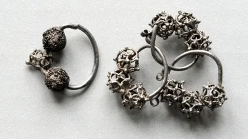Originál stříbrných šperků ze Žateckého pokladu