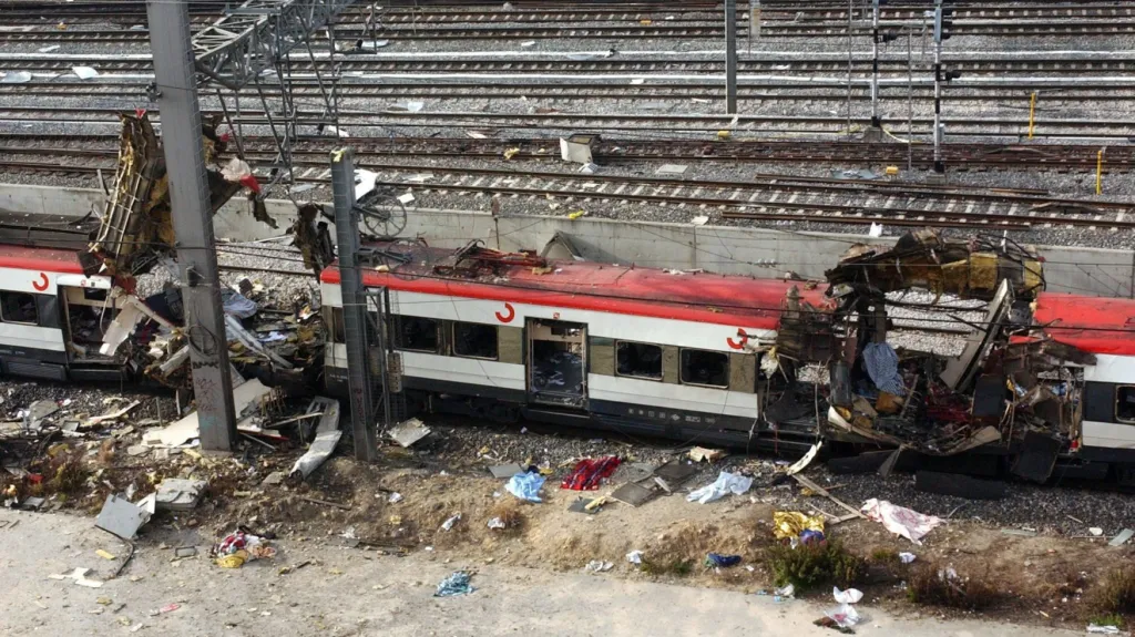 Bombové útoky na madridské vlaky 11. března 2004 byly sérií koordinovaných teroristických útoků proti vlakovému systému ve španělském Madridu. Cílem bylo usmrtit co největší množství lidí