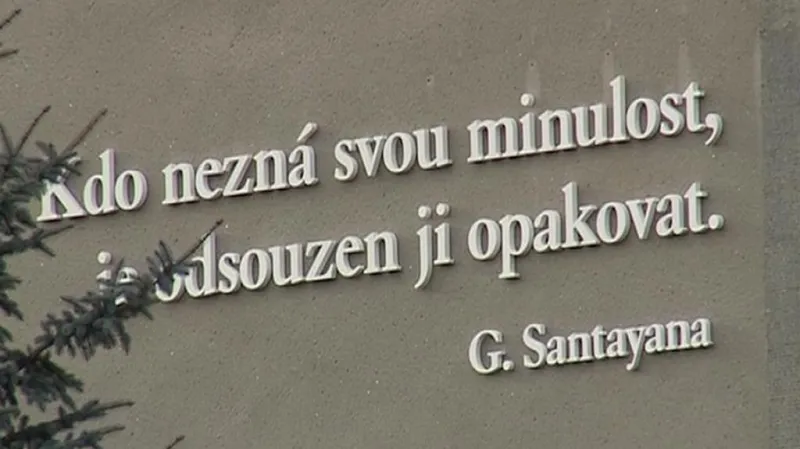 Citát na mozaice v Semilech