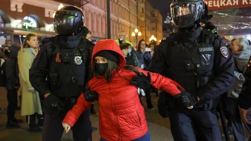 Rusové protestují proti mobilizaci vyhlášené prezidentem Putinem