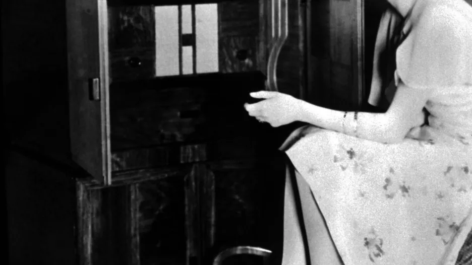 Kombinovaný televizní a radiový přijímač firmy Telefunken (1933)