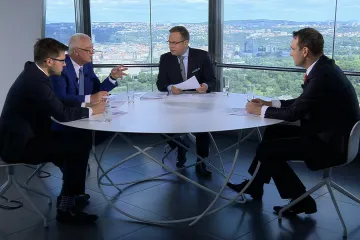 Piráti s SPD předvídají vznik vratké vlády. Podle Faltýnka už se naopak koalice osvědčila