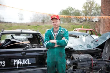Formuli 1 pilotoval McQueen či Damon. Teď jim v Grand Prix konkurují Hádek, Ferro a Kozub