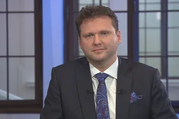 Vondráčkovým vystoupením na stole ve sněmovním sále se poslanci zabývat nebudou