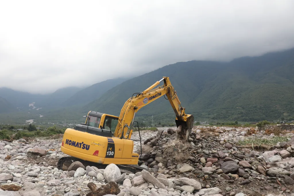 Silné záplavy v Číně v oblasti Sečuán mají na svědomí životy lidí