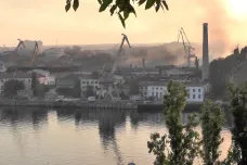 Sevastopolem otřásly výbuchy, vzplála zřejmě ruská výsadková loď a ponorka
