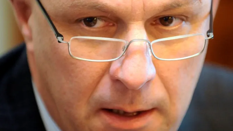 Ministr Julínek při tiskové konferenci 20.11.2008