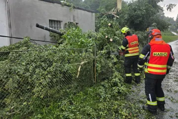 Bouřky přecházejí přes Vysočinu a Královéhradecký kraj