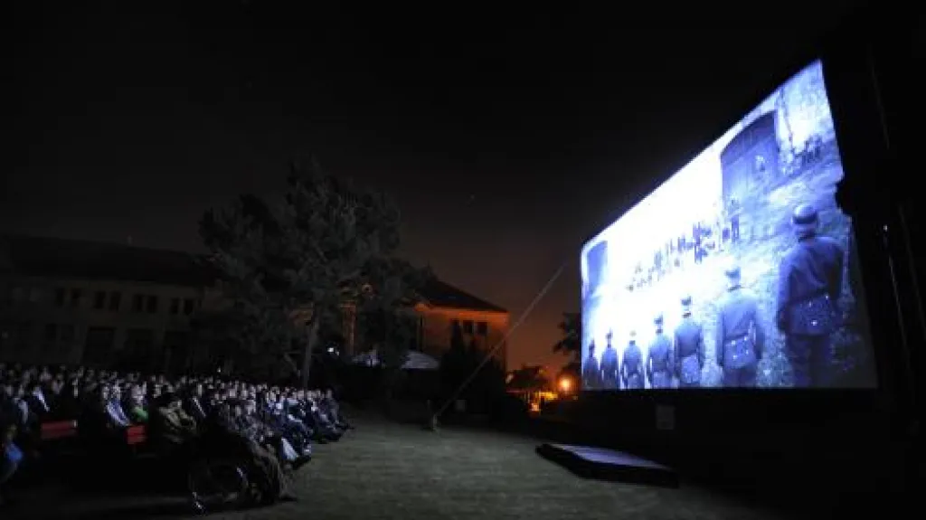 Projekce Nikolaeva filmu v Lidicích