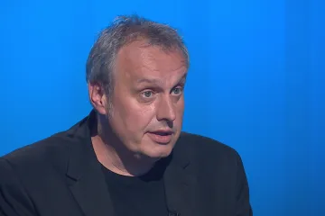 Svět nemá tolik zbraní na to, aby zítra ukončil válku na Ukrajině, řekl poradce premiéra Pojar