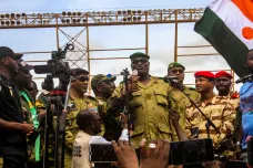 Nigerská junta uzavřela vzdušný prostor. Vypršelo ultimátum pro návrat prezidenta