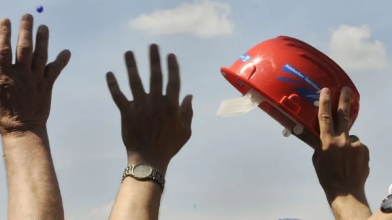 Události: Vláda rozhodla o kurzarbeitu