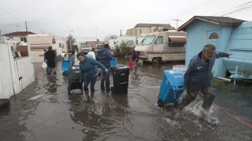 Jih Kalifornie zasáhly silné bouře se záplavami