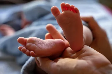Táta, máma – a druhá máma. Děti se třemi biologickými rodiči se rodí bez genetické nemoci