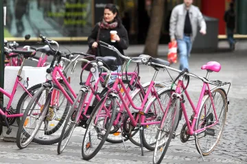 Antimonopolní úřad definitivně zrušil tendr na sdílení kol v Praze