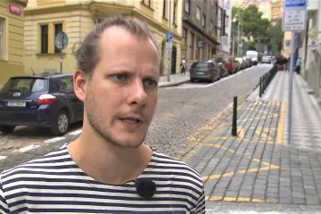 V interaktivním divadle objevuje divák příběh sám, někdy dokonce i bez herců