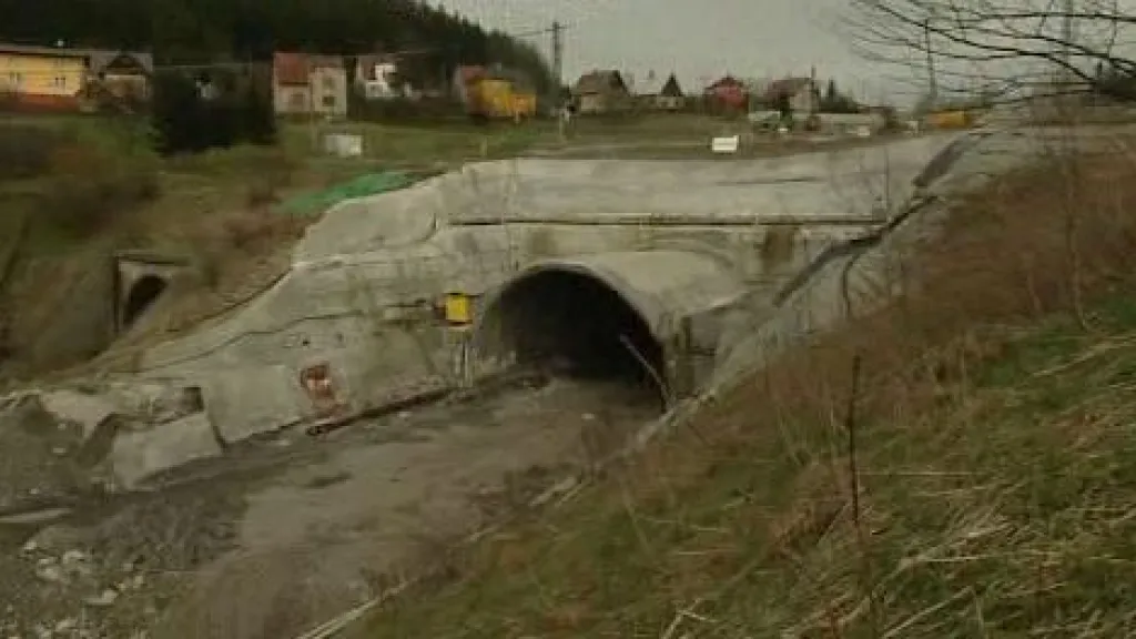 Propadlý tunel - archiv