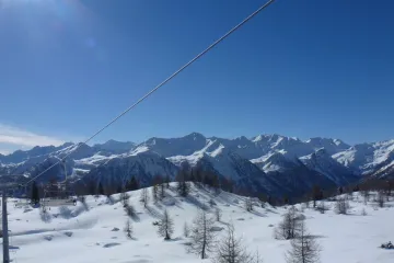 Lyžování ve 3000 metrech bez front? Zkuste italské Pejo